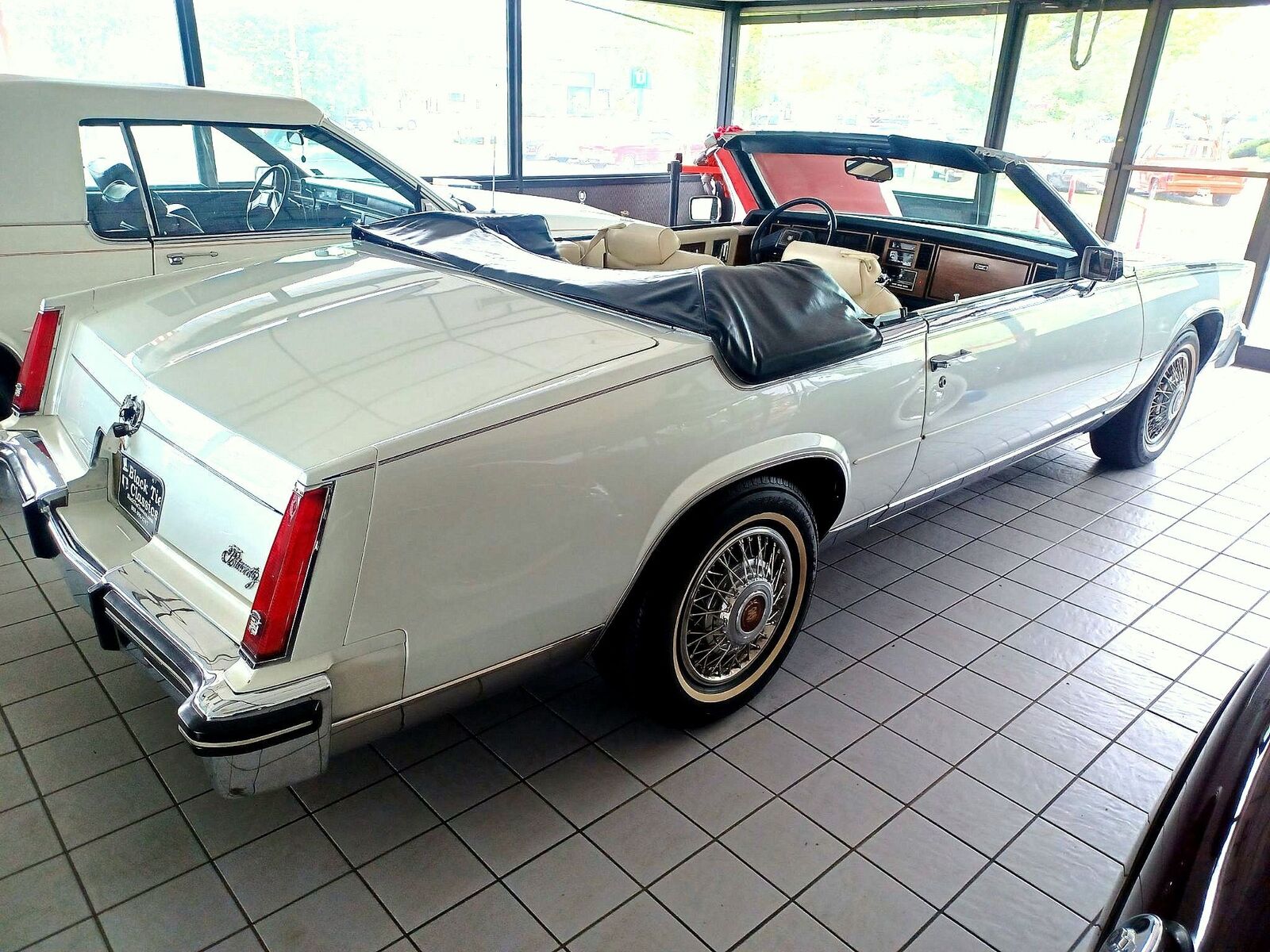 Cadillac-Eldorado-Cabriolet-1985-4