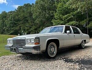 Cadillac Fleetwood  1985