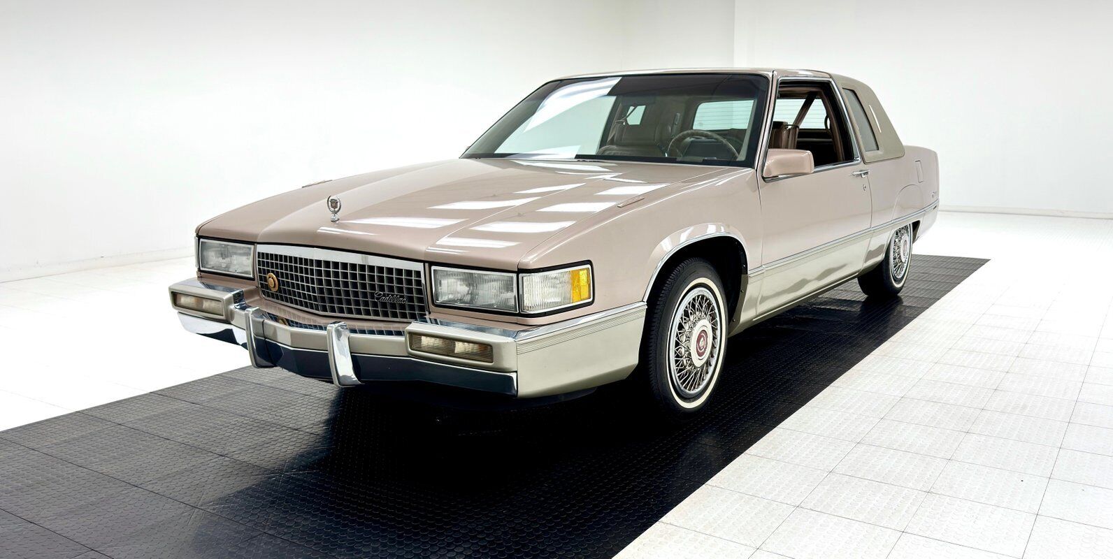 Cadillac Fleetwood  1990