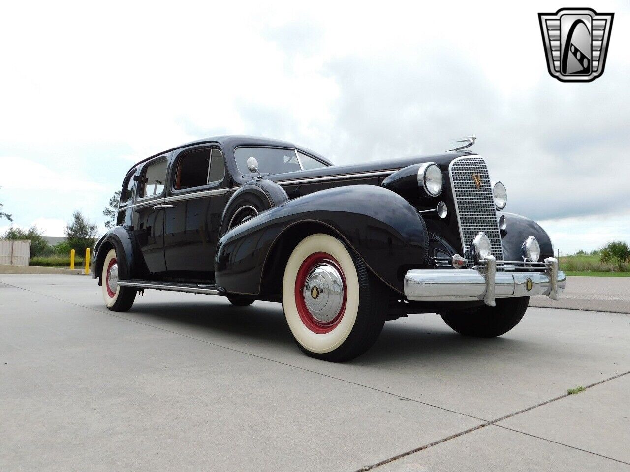 Cadillac-Fleetwood-Berline-1937-6