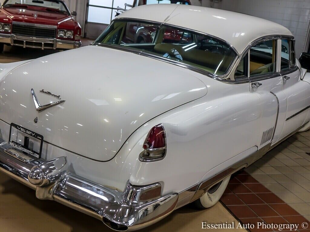 Cadillac-Fleetwood-Berline-1953-7