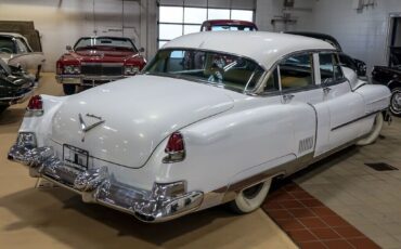 Cadillac-Fleetwood-Berline-1953-9