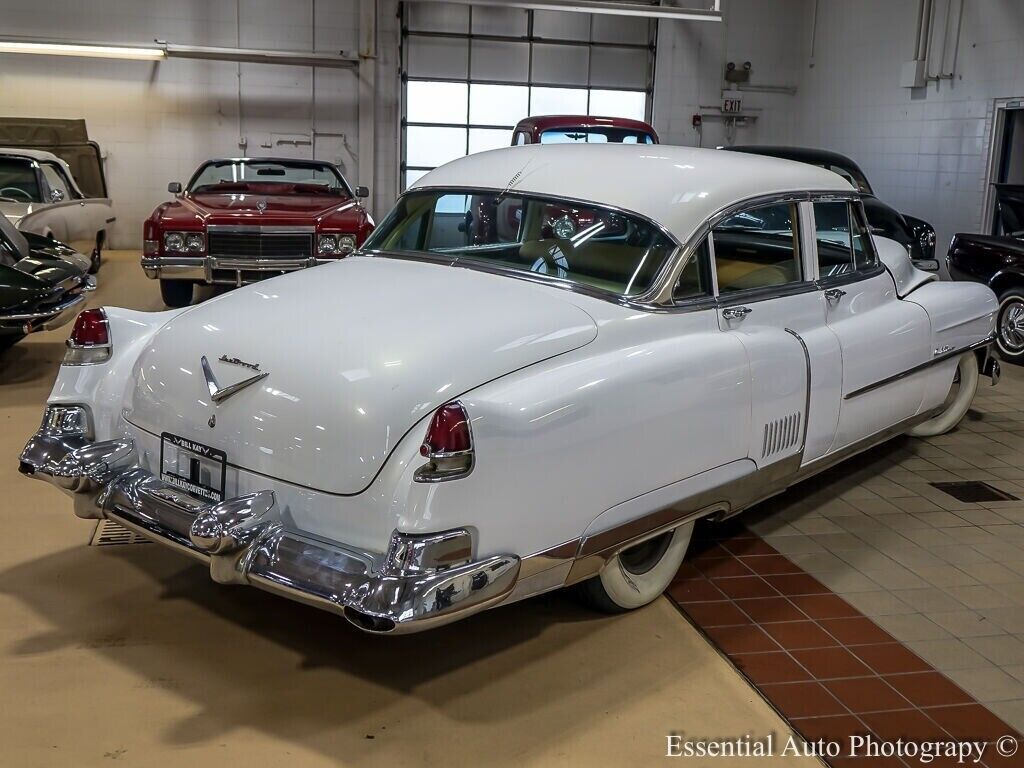 Cadillac-Fleetwood-Berline-1953-9