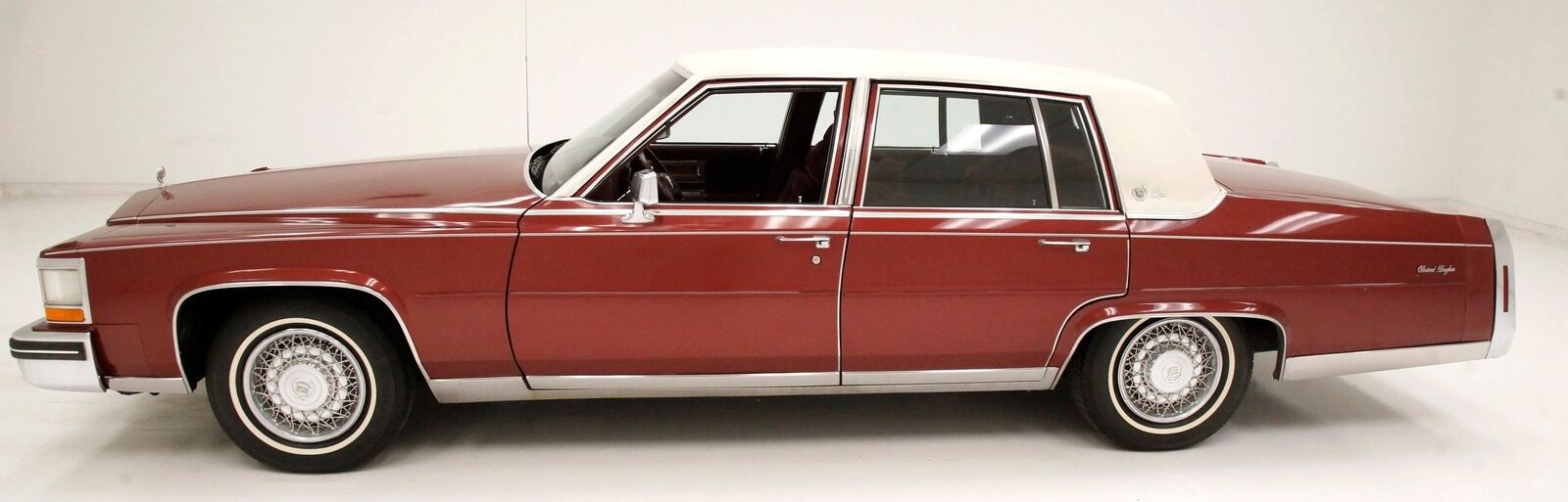 Cadillac-Fleetwood-Berline-1984-1