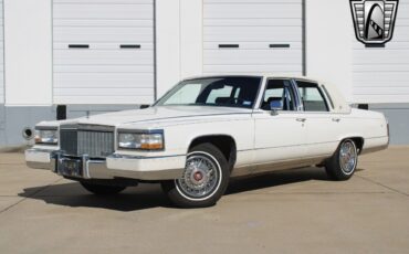 Cadillac-Fleetwood-Berline-1992-2