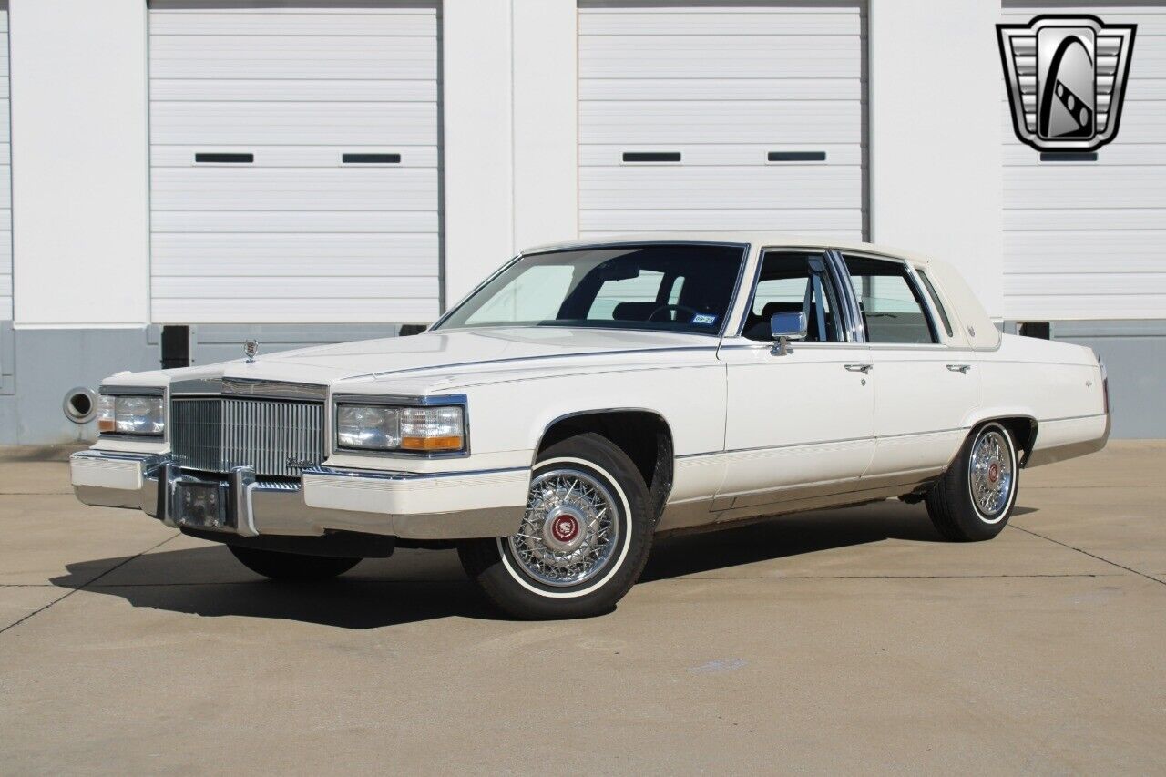 Cadillac-Fleetwood-Berline-1992-2