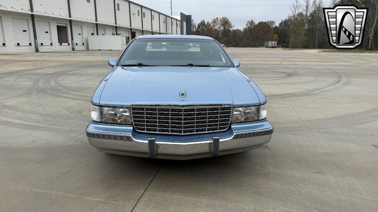 Cadillac-Fleetwood-Berline-1993-2