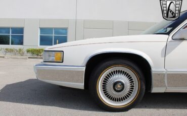 Cadillac-Fleetwood-Coupe-1990-7