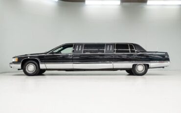 Cadillac-Fleetwood-Limousine-1995-2