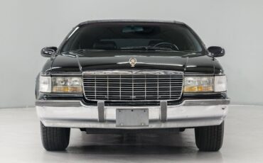 Cadillac-Fleetwood-Limousine-1995-4