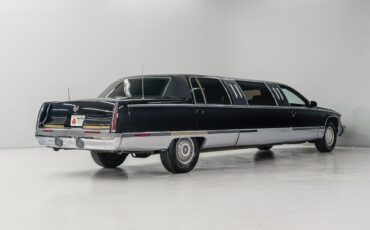 Cadillac-Fleetwood-Limousine-1995-6