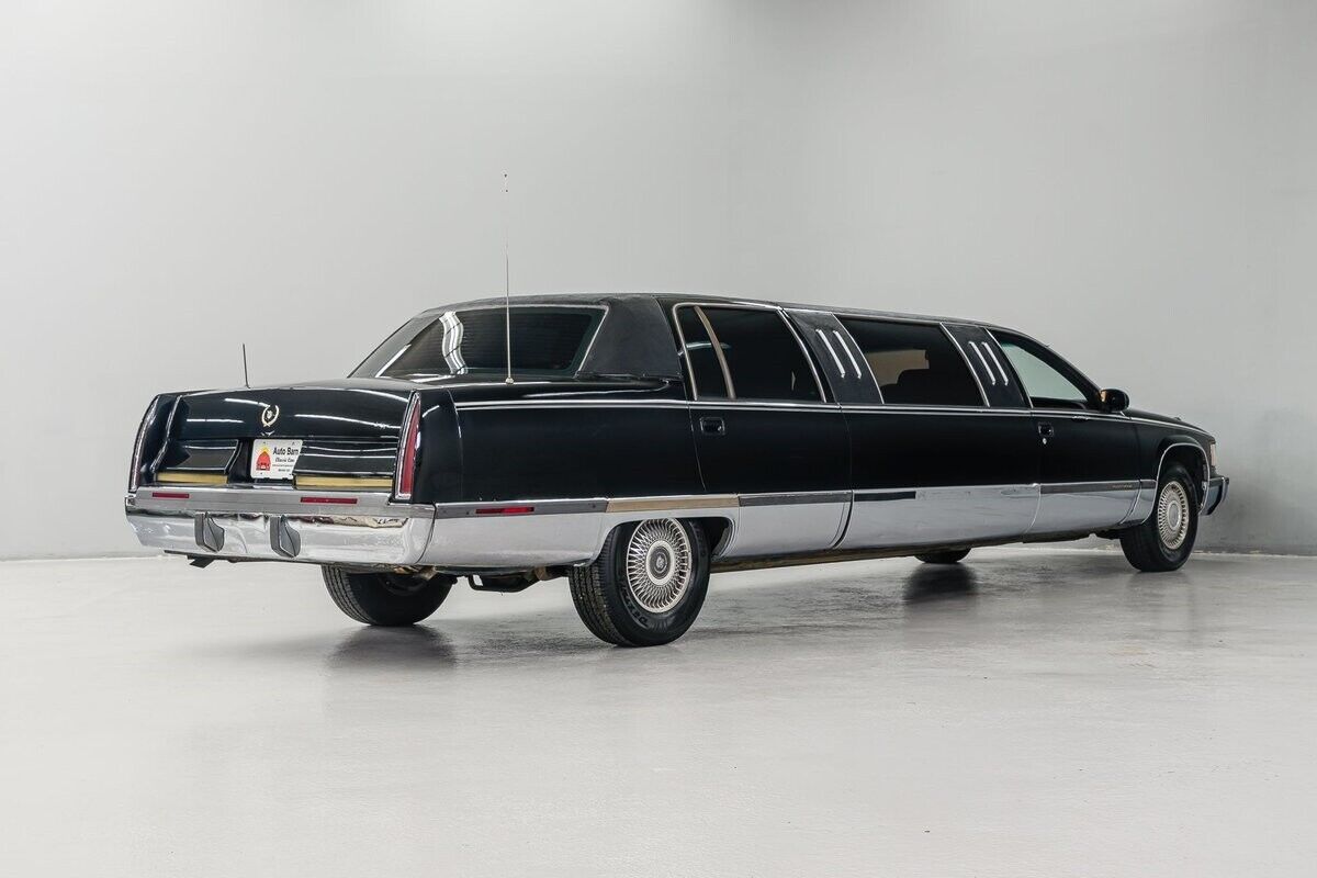 Cadillac-Fleetwood-Limousine-1995-6