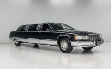 Cadillac-Fleetwood-Limousine-1995-8