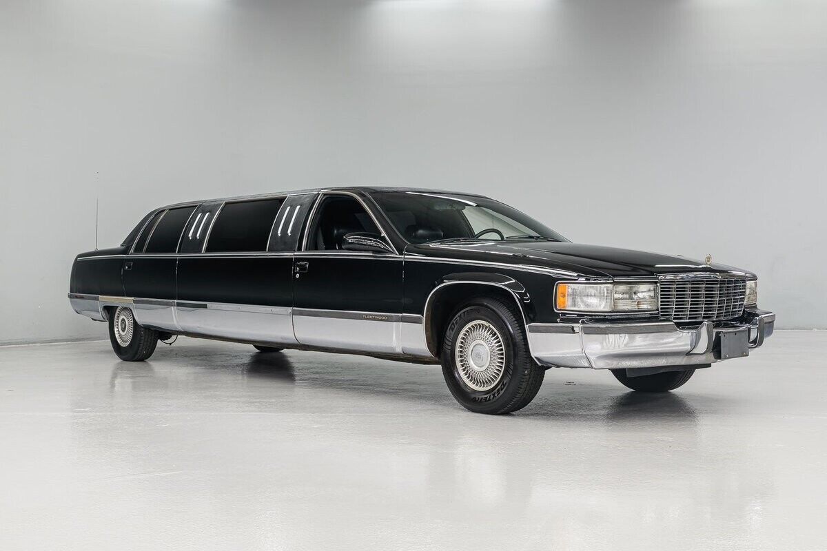 Cadillac-Fleetwood-Limousine-1995-8