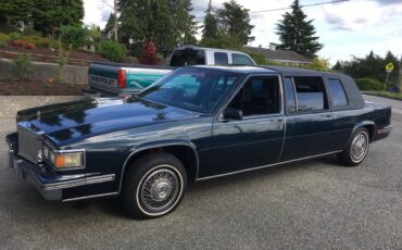 Cadillac-Fleetwood-limousine-1986-3