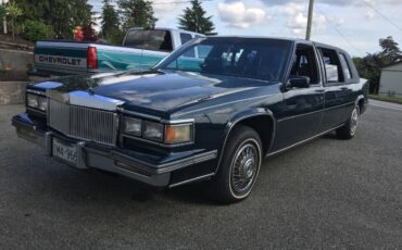 Cadillac-Fleetwood-limousine-1986