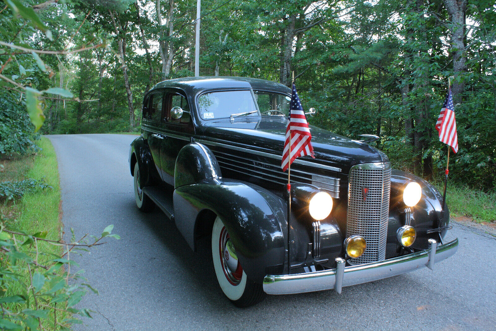 Cadillac-Lasalle-Berline-1938-2