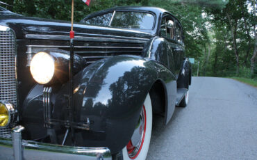 Cadillac-Lasalle-Berline-1938-3