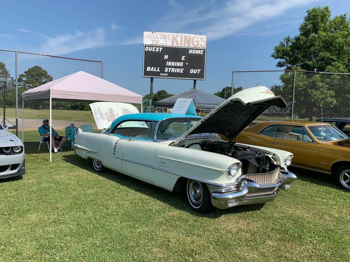 Cadillac-Sedan-deville-1956-3