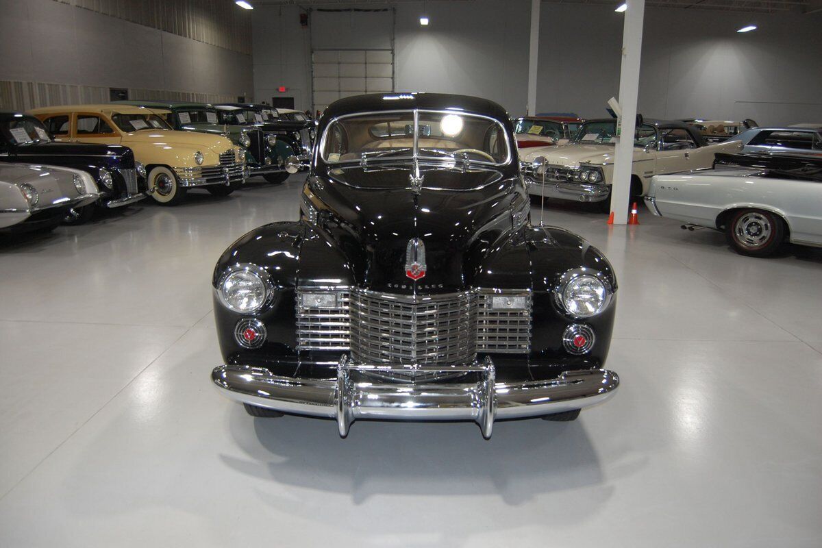 Cadillac-Series-61-Five-Passenger-Coupe-Sedanette-Coupe-1941-13