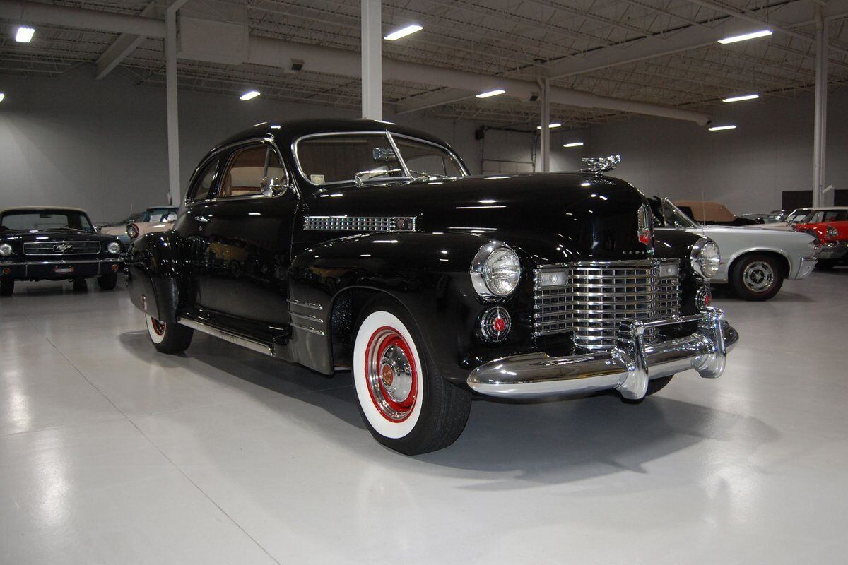 Cadillac-Series-61-Five-Passenger-Coupe-Sedanette-Coupe-1941-28