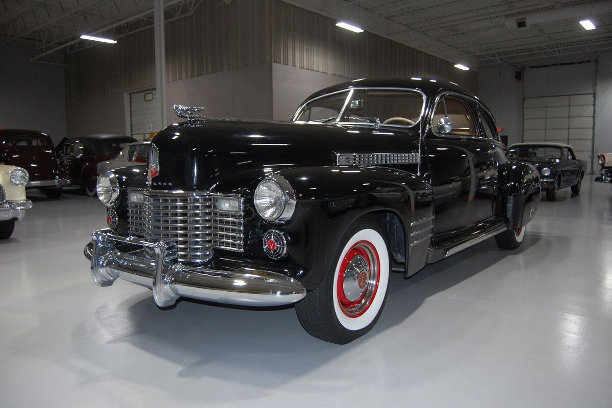 Cadillac-Series-61-Five-Passenger-Coupe-Sedanette-Coupe-1941-29