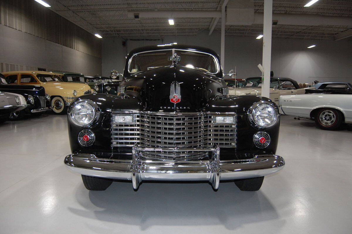 Cadillac-Series-61-Five-Passenger-Coupe-Sedanette-Coupe-1941-30