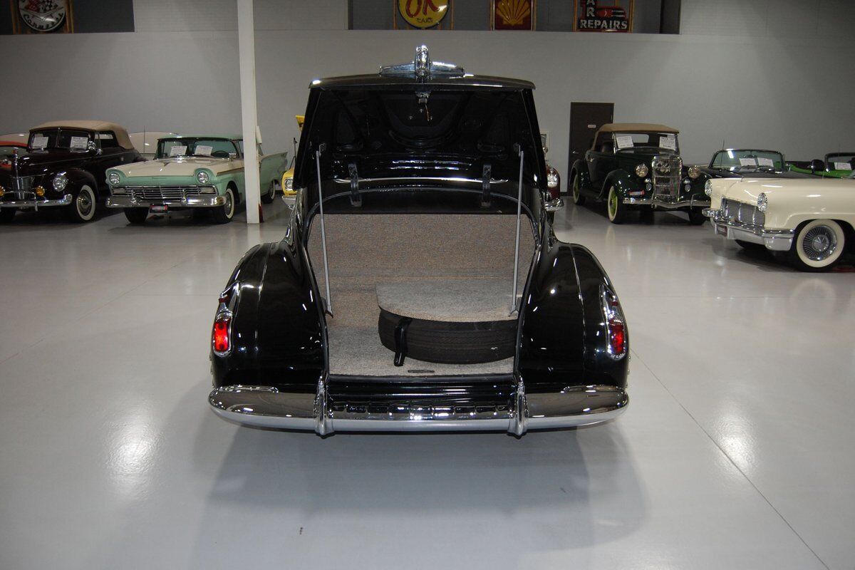 Cadillac-Series-61-Five-Passenger-Coupe-Sedanette-Coupe-1941-35