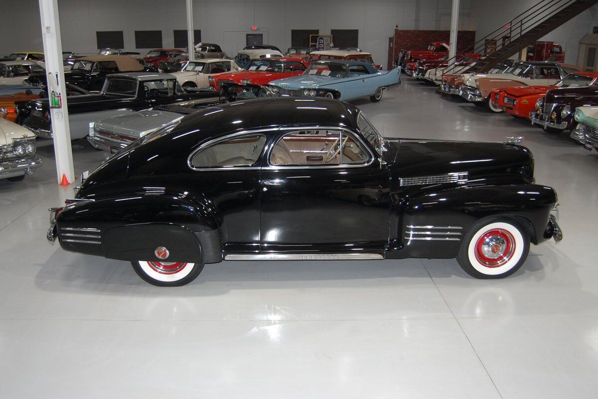 Cadillac-Series-61-Five-Passenger-Coupe-Sedanette-Coupe-1941-7