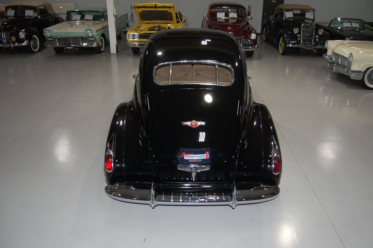 Cadillac-Series-61-Five-Passenger-Coupe-Sedanette-Coupe-1941-9