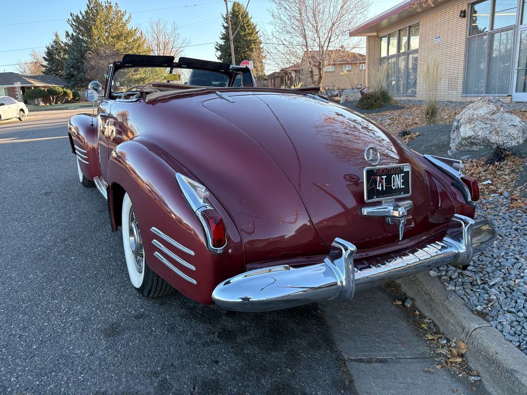 Cadillac-Series-62-1941-2