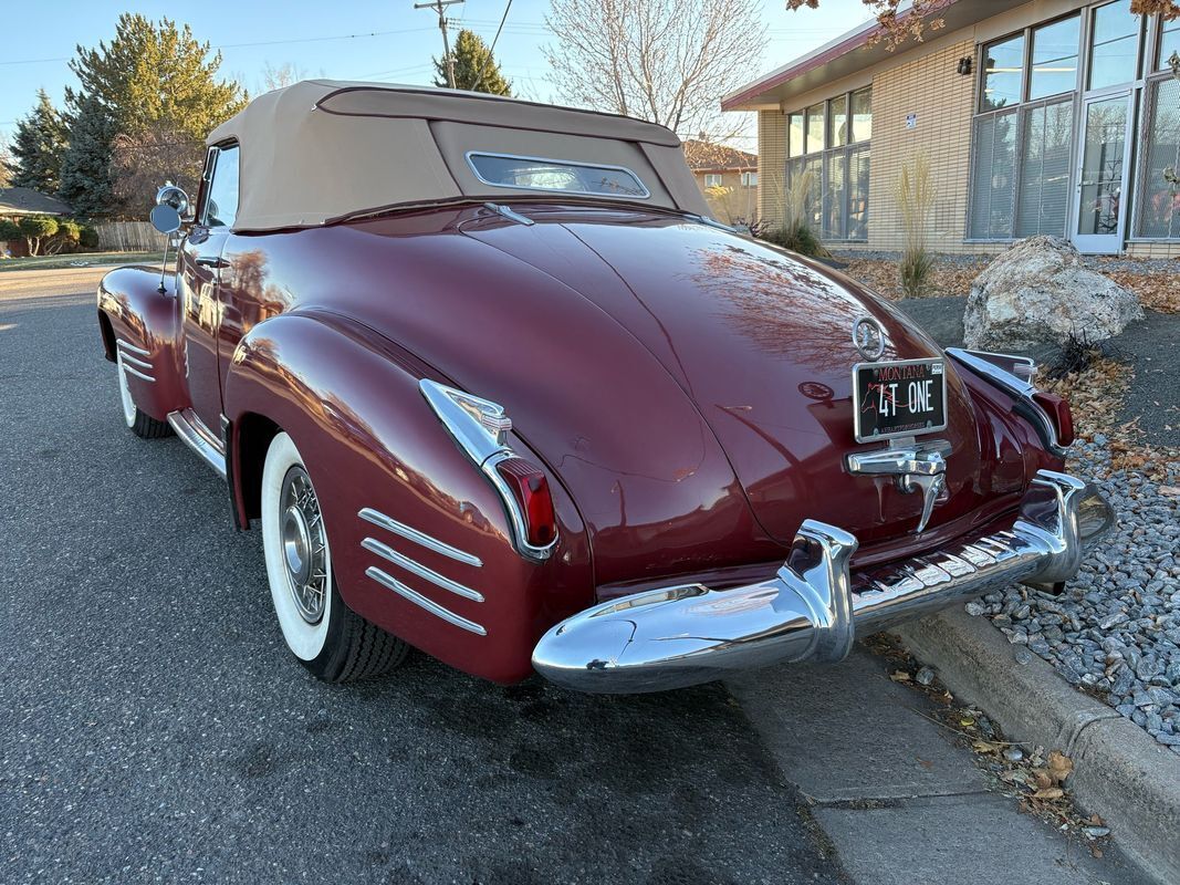 Cadillac-Series-62-1941-37