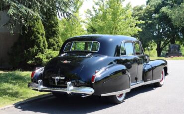 Cadillac-Series-62-Fleetwood-Sedan-1941-4