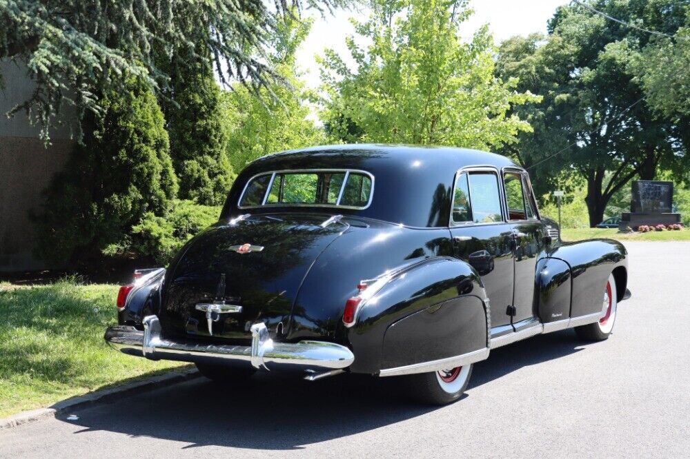 Cadillac-Series-62-Fleetwood-Sedan-1941-4