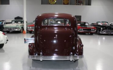 Cadillac-Series-85-V-12-Berline-1936-17