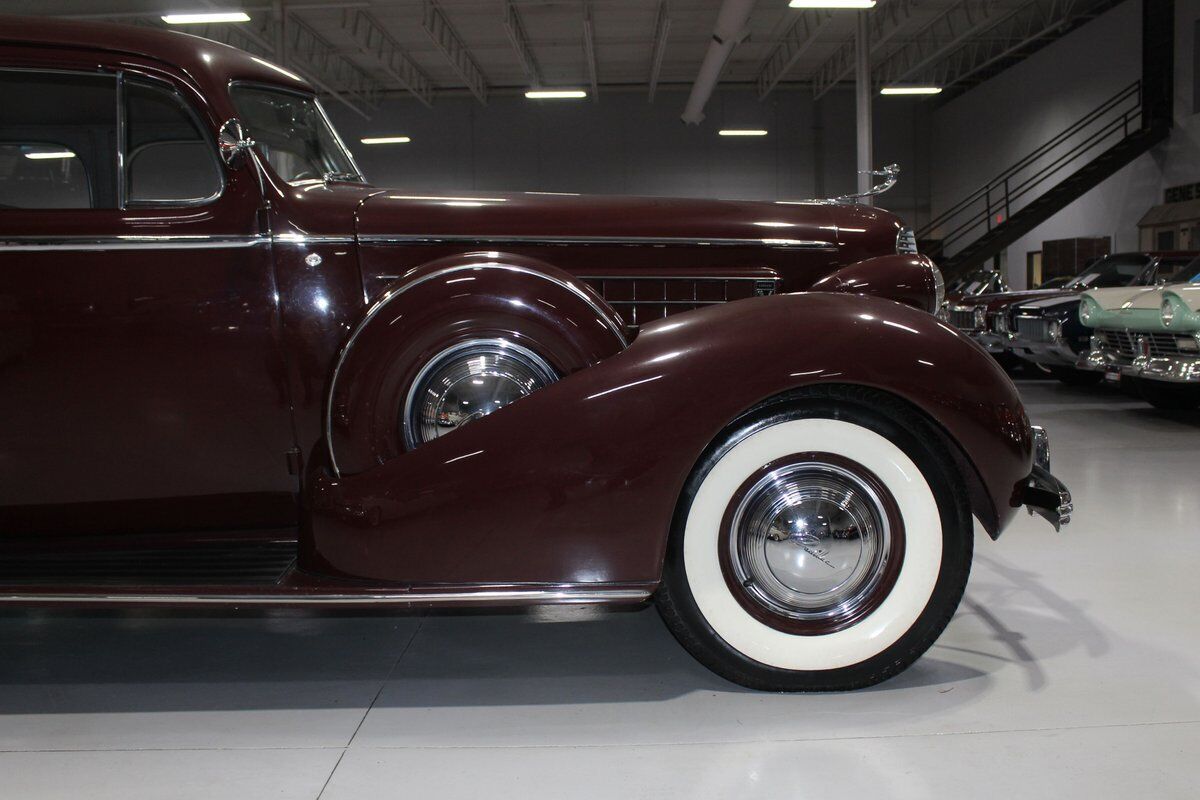 Cadillac-Series-85-V-12-Berline-1936-26