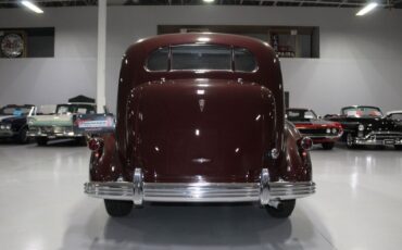 Cadillac-Series-85-V-12-Berline-1936-39