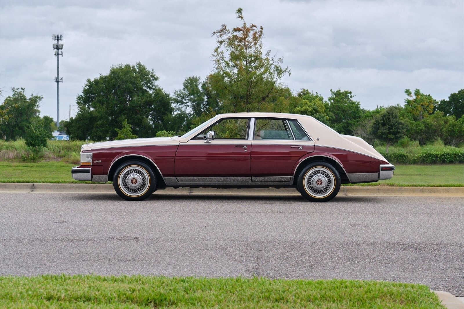 Cadillac-Seville-1985-1