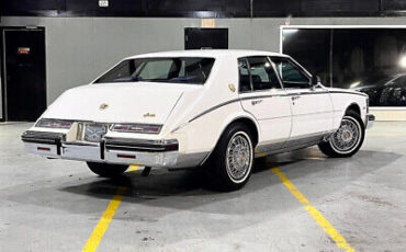 Cadillac-Seville-Berline-1985-3