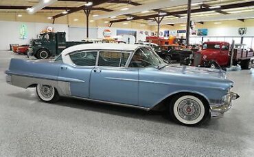 Cadillac-Sixty-Special-1957-2