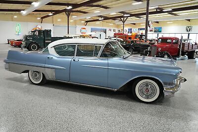 Cadillac-Sixty-Special-1957-2