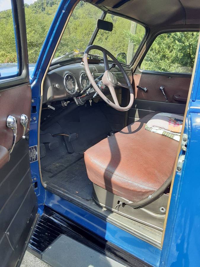 Chevrolet-12-ton-short-bed-pickup-1949-5