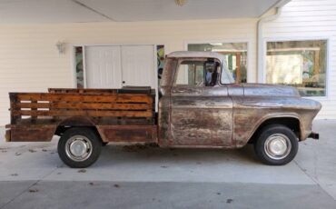 Chevrolet-3200-series-pick-up-truck-1957