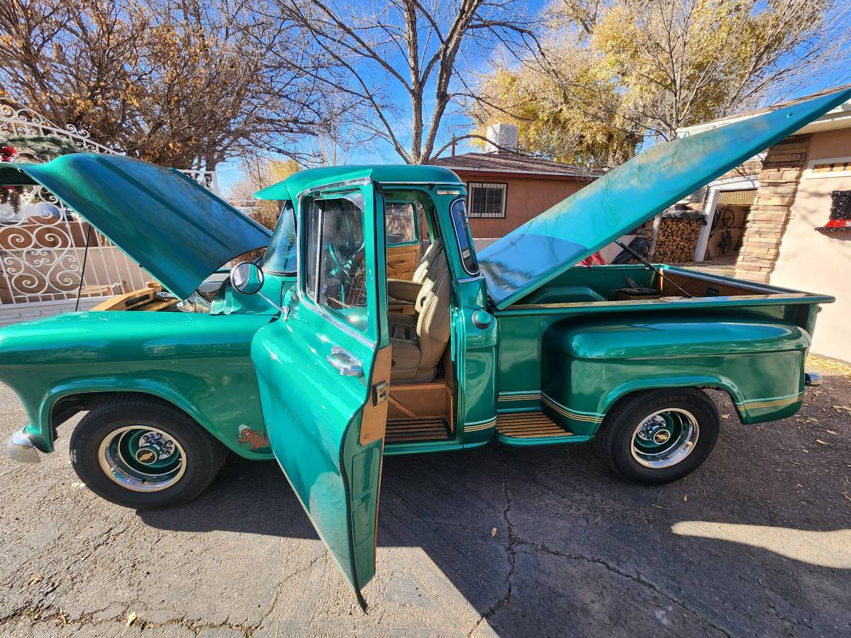 Chevrolet-Apache-1956-21