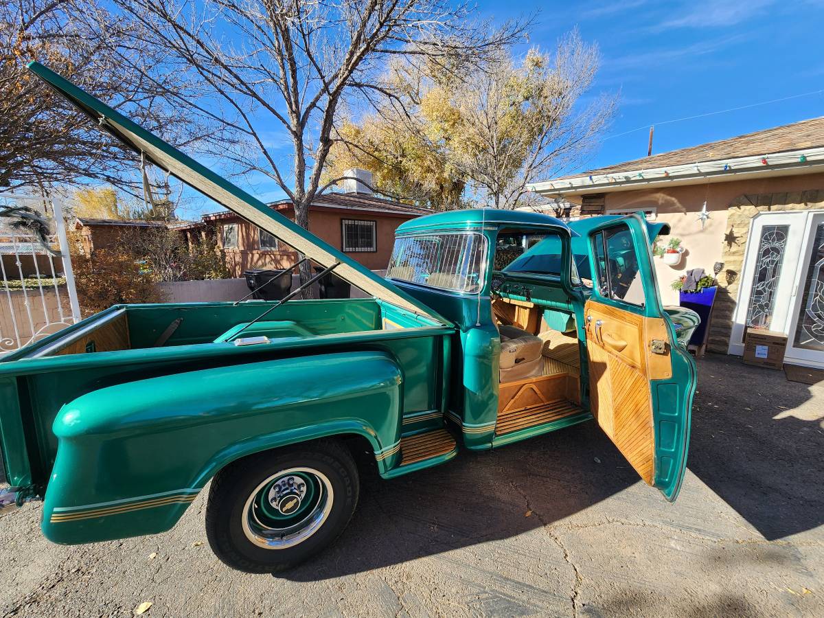 Chevrolet-Apache-1956-23