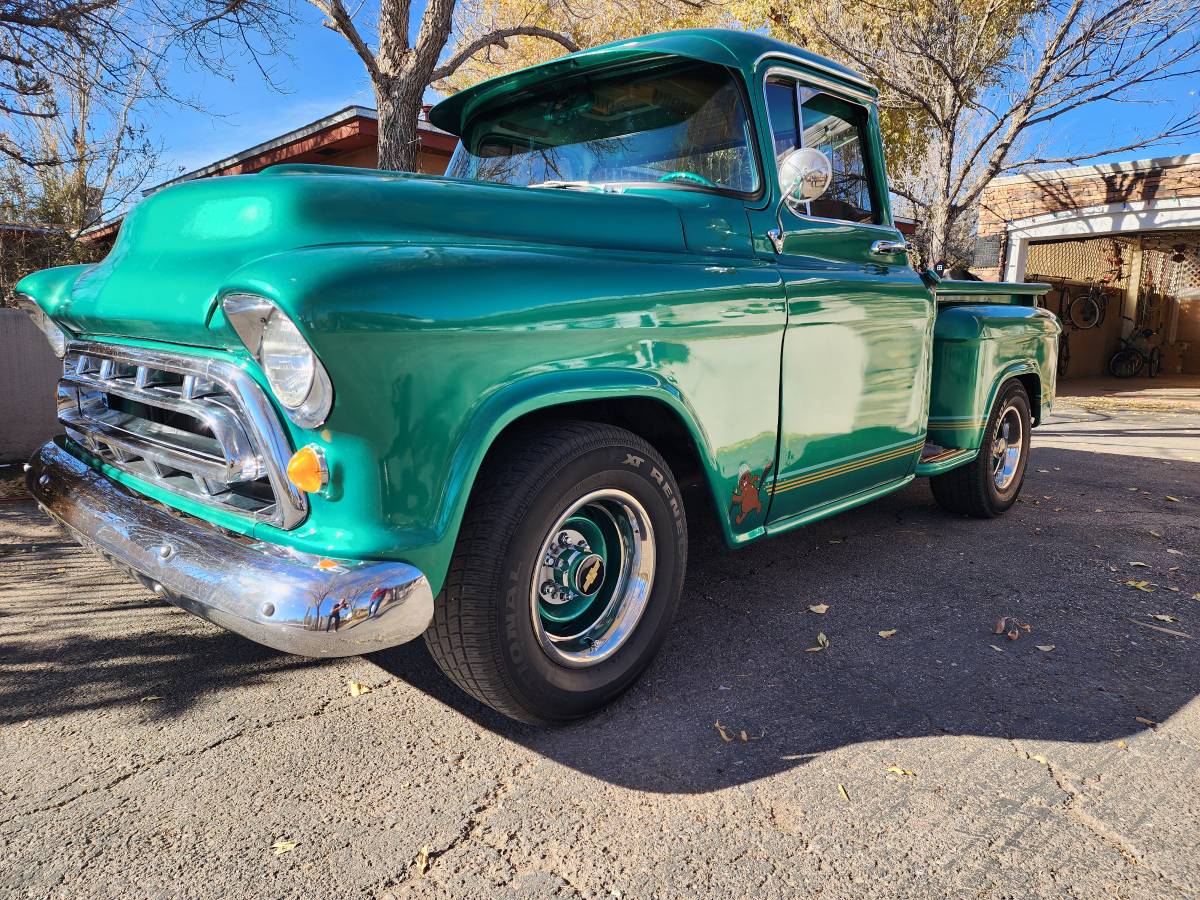 Chevrolet-Apache-1956