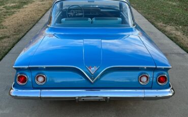 Chevrolet-Belair-1961-8