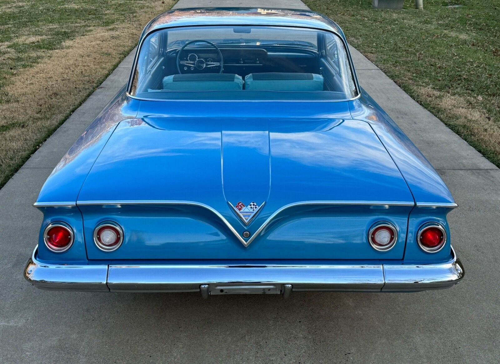 Chevrolet-Belair-1961-8