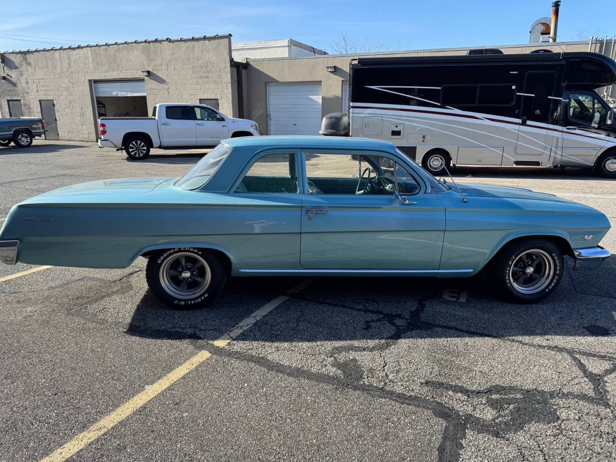 Chevrolet-Biscayne-1962-2