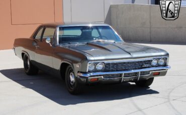 Chevrolet-Biscayne-Coupe-1966-4